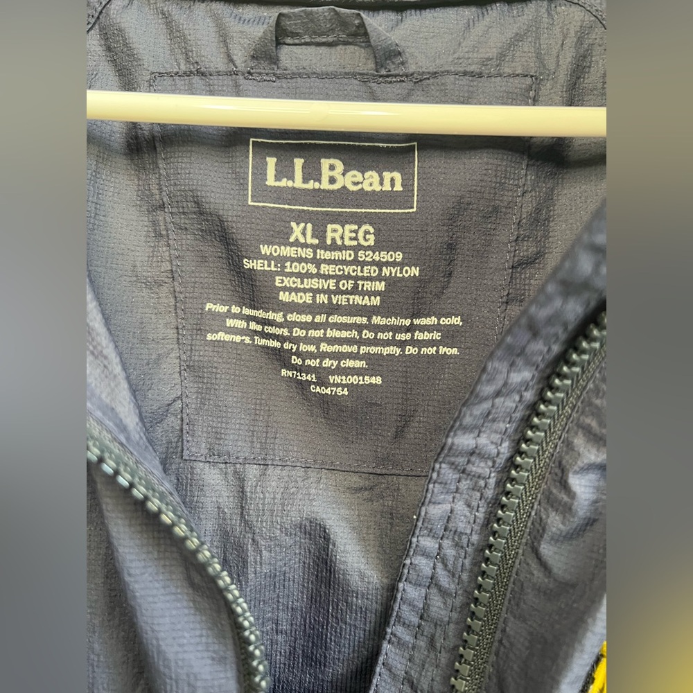 L.L. Bean Women’s Navy Airshield Windbreaker - Picture 3 of 8